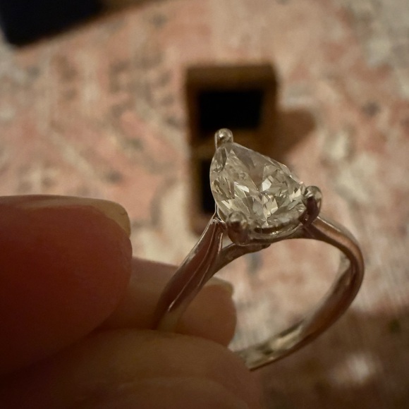 Elegant 14k White Gold, Pear, Brilliant Cut, 1.04 carat Lab Grown Diamond Ring - Picture 4 of 9